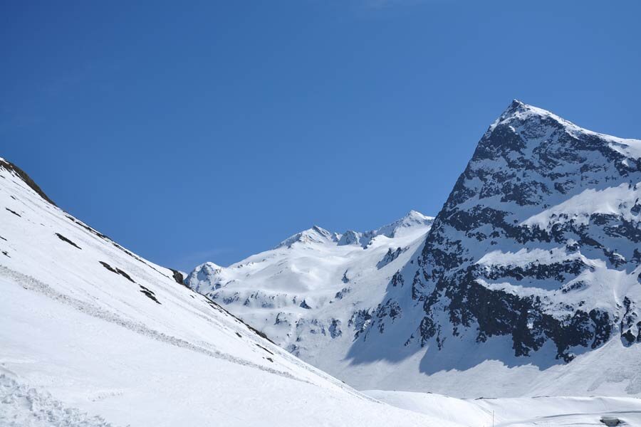 Langtalereck Hut ski tour in the Ötztal Alps – view 1